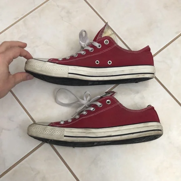 Mens Red low top converse - Picture 4 of 14